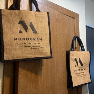 2 cute Aspen totes from the Food and Wine classic